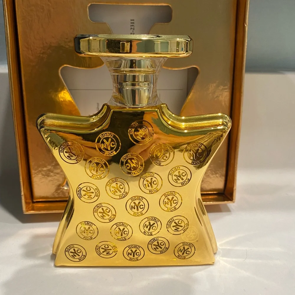 Bond No.9 New York
Bond No. 9 Signature Perfume - 3.3oz - Picture 5 of 5